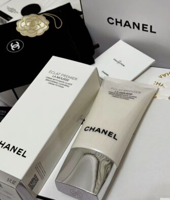 [Authorized] New Version CHANEL Le Blanc Brightening Cleanser – Evens and Refines Skin Texture (150ml)