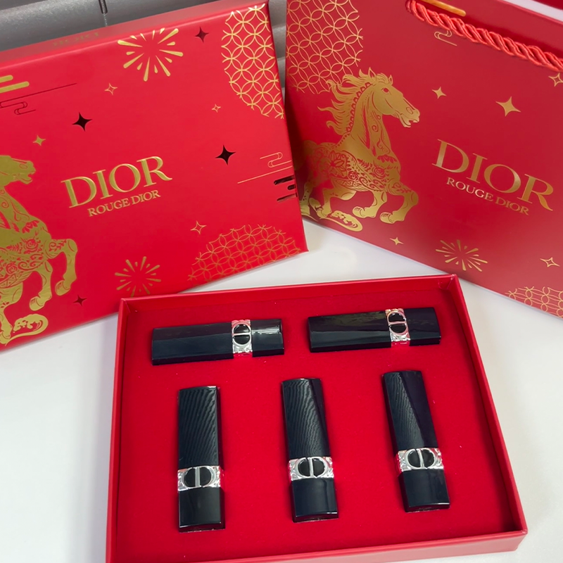 【2026 Year of the Horse Limited Edition Gift Set】DIOR Velvet Lipstick Gift Set (1.5g x 5) – Includes Gift Bag (Velvet Shades: #999, #777, #720, #217, #228) - 图片 4