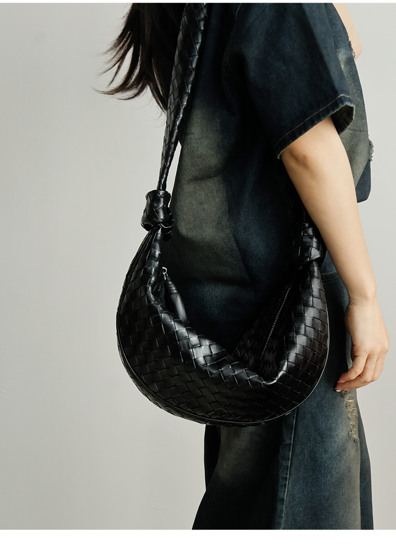 Unisex Woven Cowhide Dumpling/Croissant Crossbody Bag (Model DB3312) - 图片 3