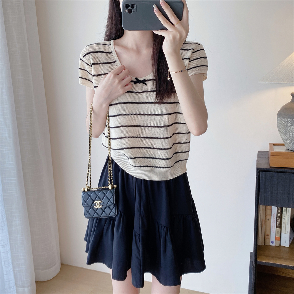 【Simple, Chic, and Effortlessly Elegant Striped Knit Top】A simple yet stylish piece that makes for a great summer look.